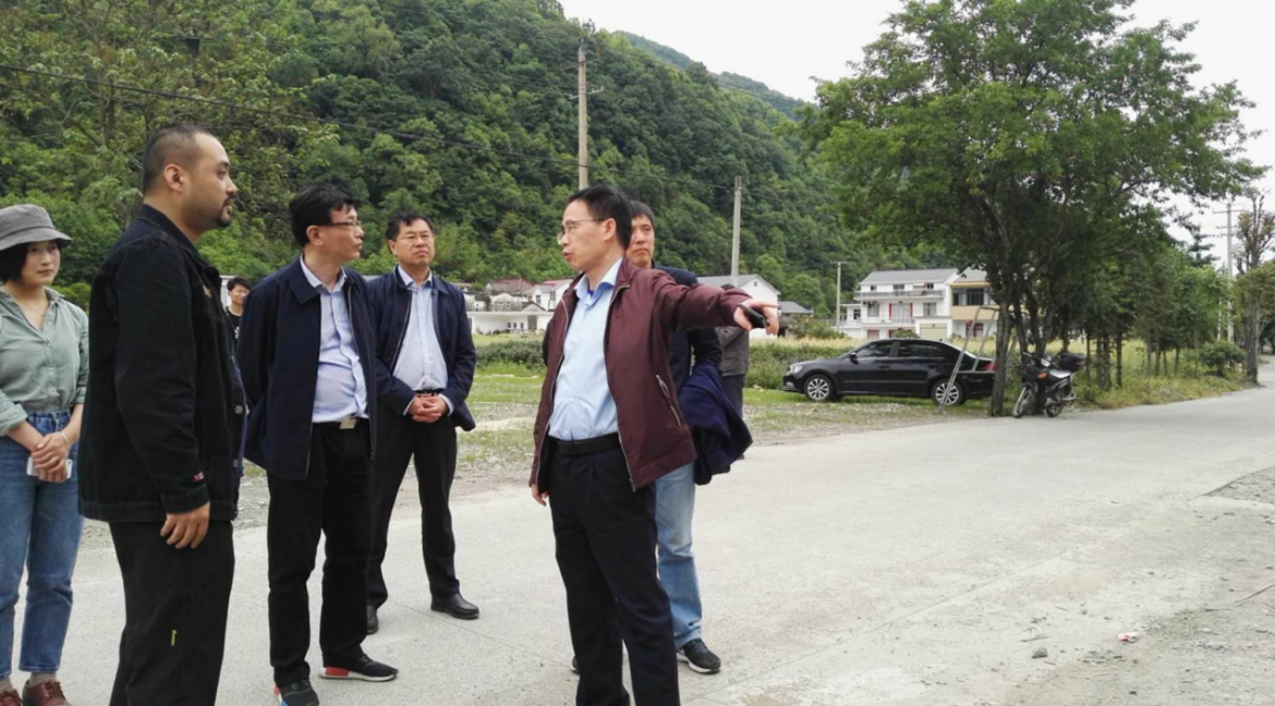 省Z6尊龙凯时集团党委副书记沈国强一行赴石台县大演乡新联村开展帮扶调研工作